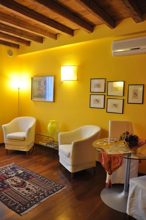 Piazza Nova Guest House Ferrara Habitación foto