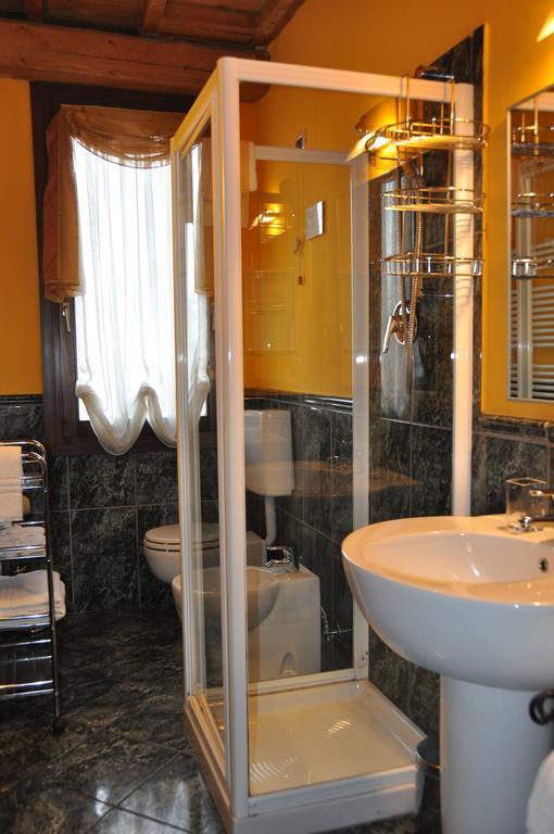 Piazza Nova Guest House Ferrara Habitación foto