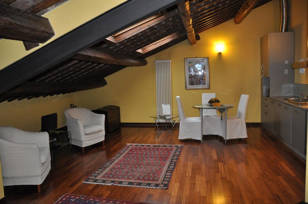 Piazza Nova Guest House Ferrara Habitación foto