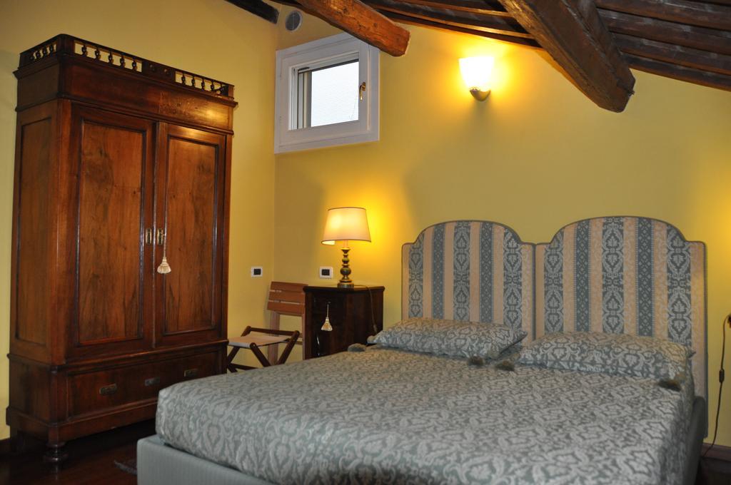 Piazza Nova Guest House Ferrara Habitación foto