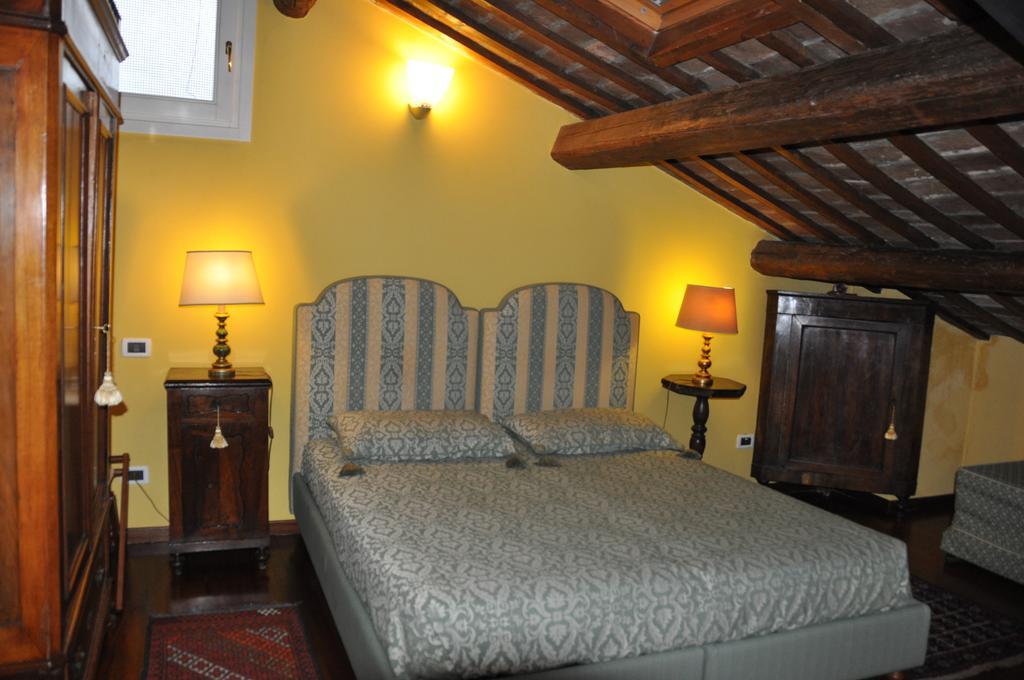Piazza Nova Guest House Ferrara Habitación foto