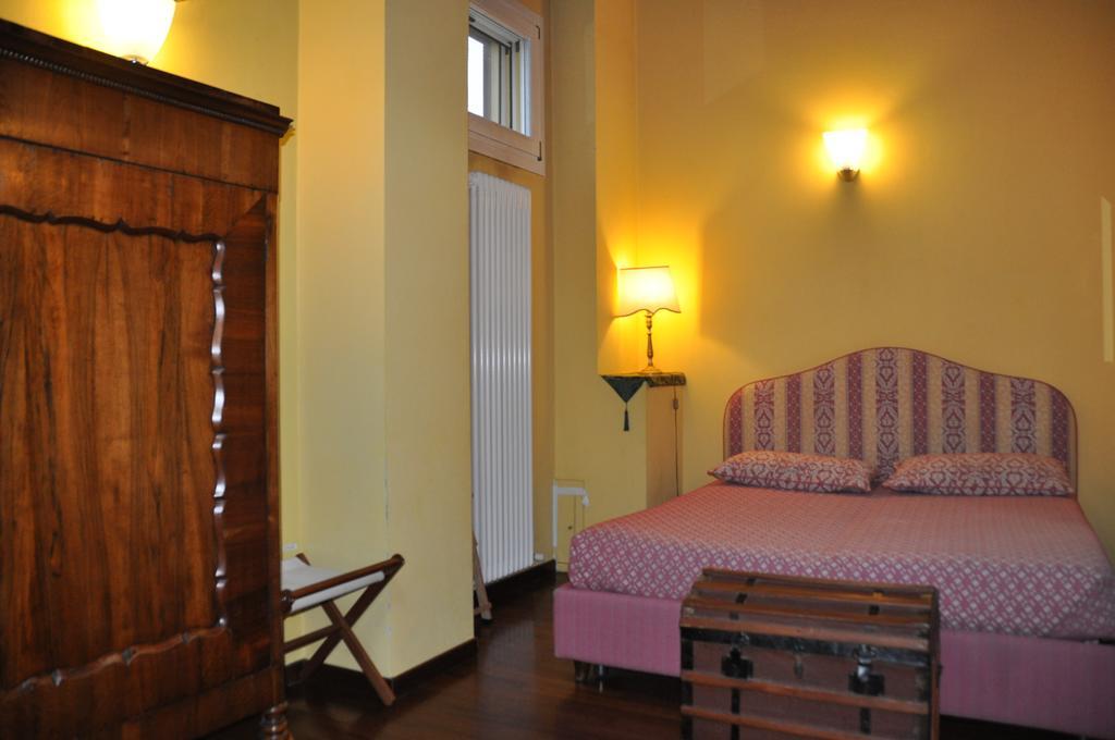 Piazza Nova Guest House Ferrara Habitación foto