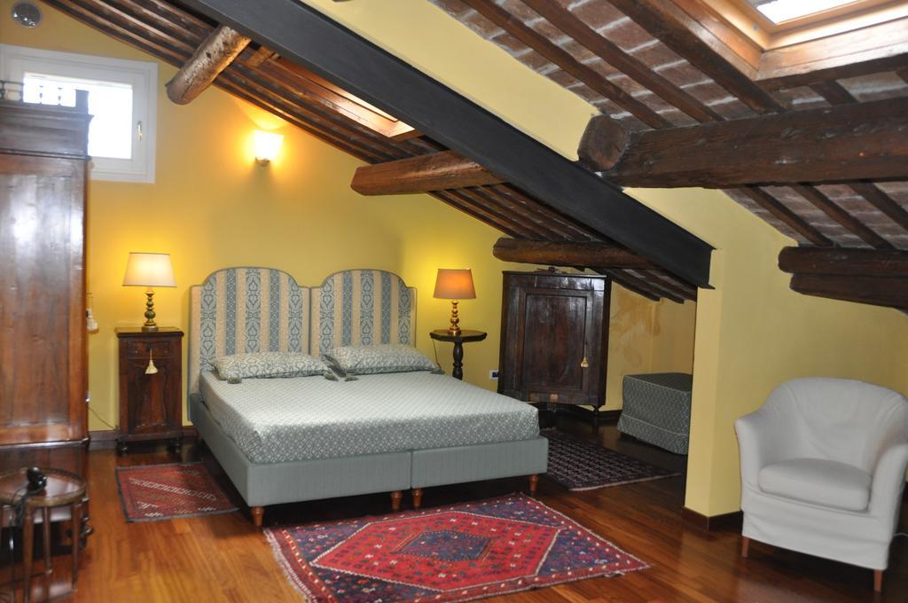Piazza Nova Guest House Ferrara Habitación foto