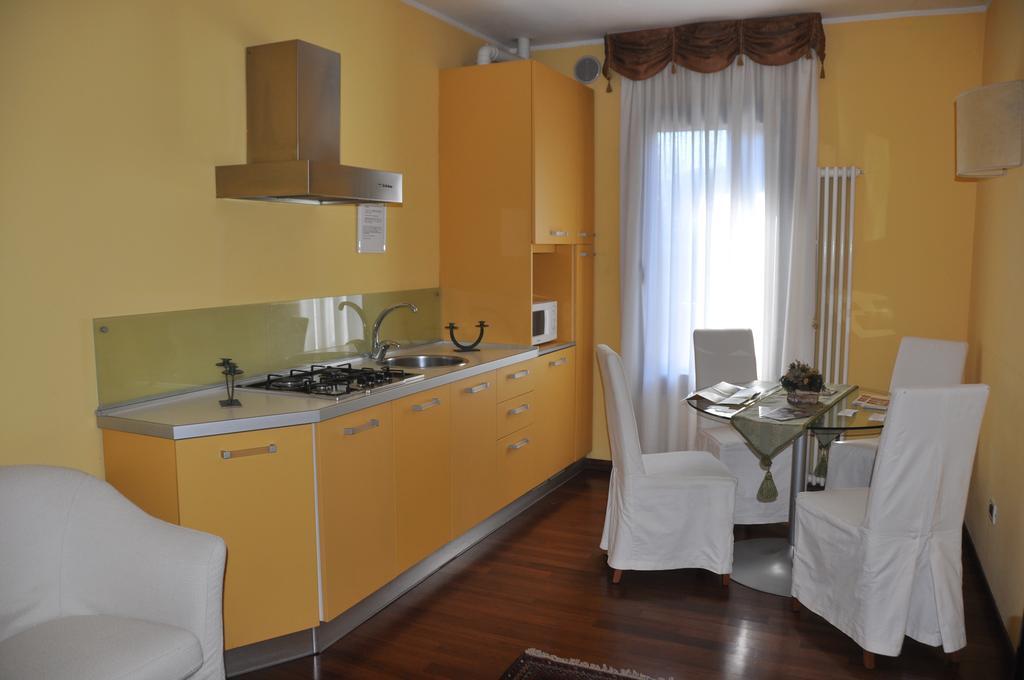 Piazza Nova Guest House Ferrara Habitación foto
