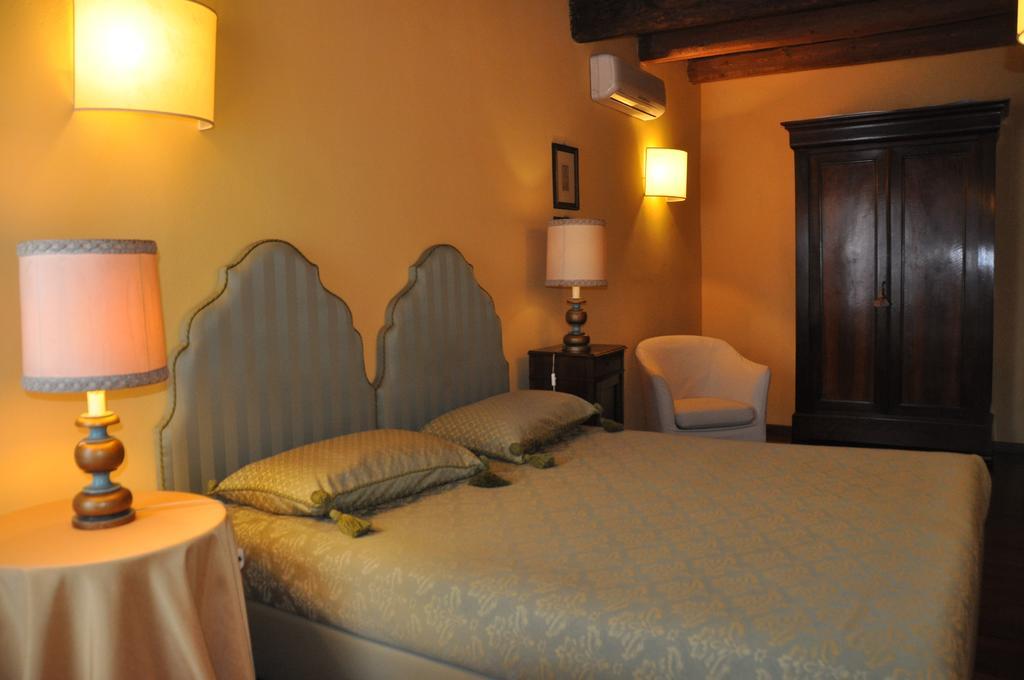 Piazza Nova Guest House Ferrara Habitación foto