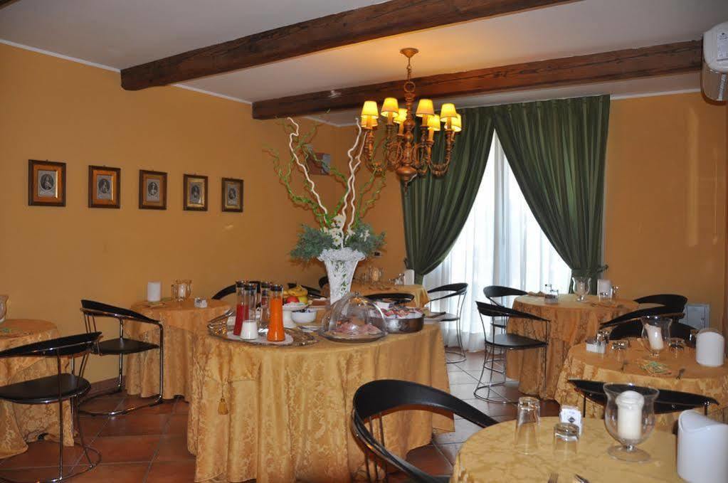 Piazza Nova Guest House Ferrara Exterior foto