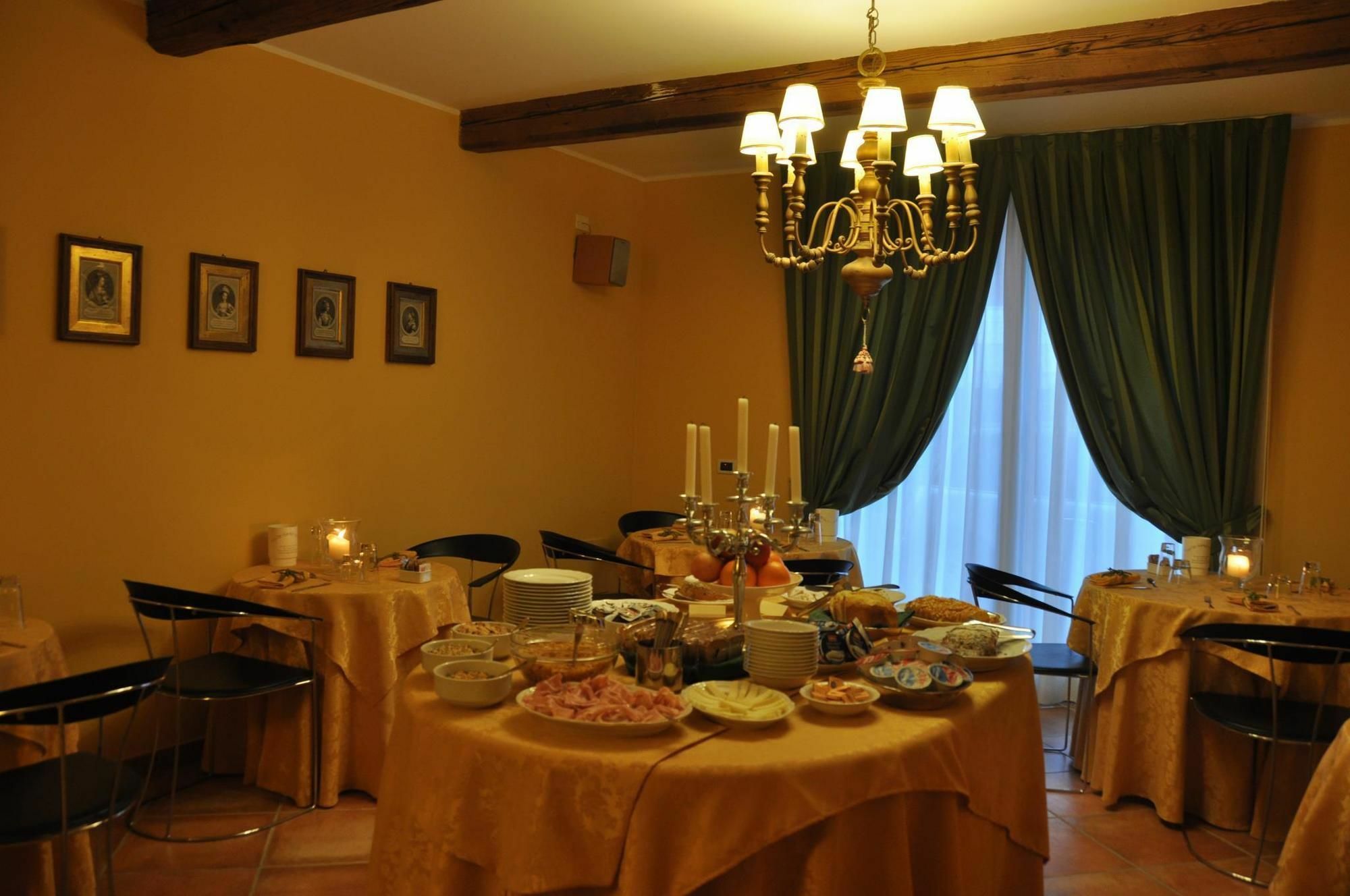 Piazza Nova Guest House Ferrara Exterior foto